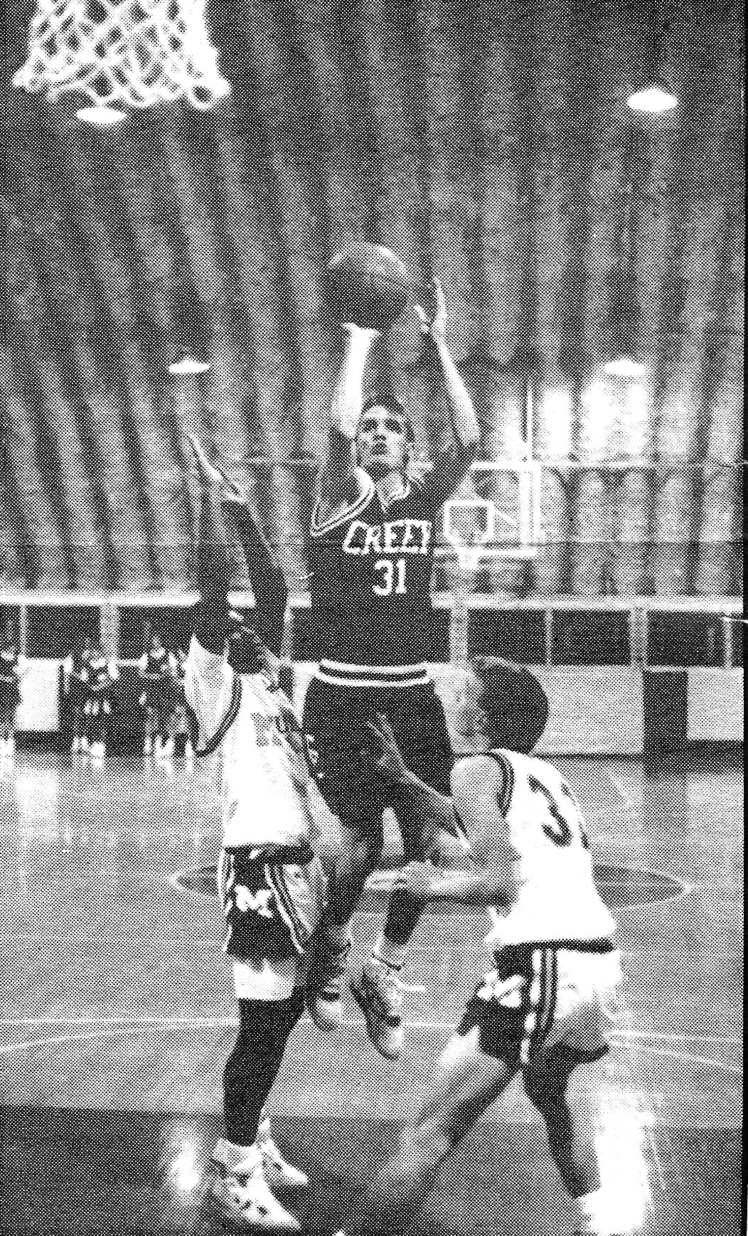 Nate Heckman shooting in high school basketball